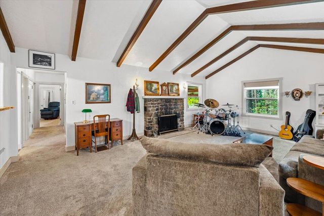 10085 Banner Lava Cap Rd, Nevada City, CA 95959