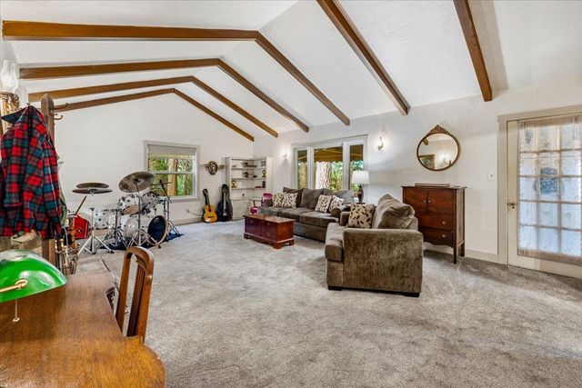 10085 Banner Lava Cap Rd, Nevada City, CA 95959
