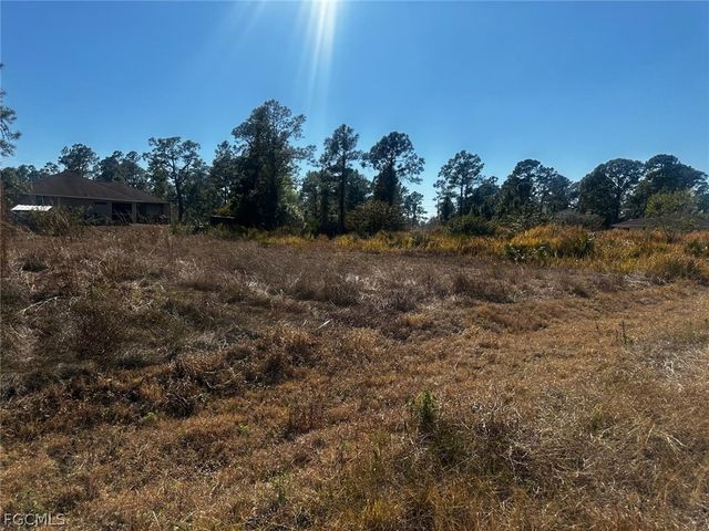 1044 Bells ST E, Lehigh Acres, FL 33974