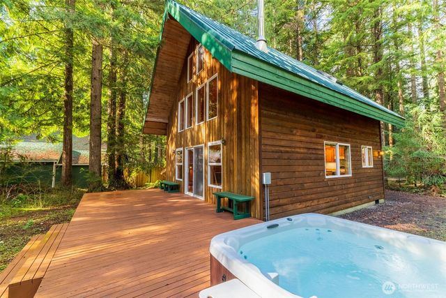 13008 Welcome Road, Deming, WA 98244