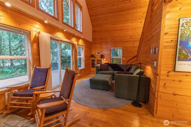 13008 Welcome Road, Deming, WA 98244