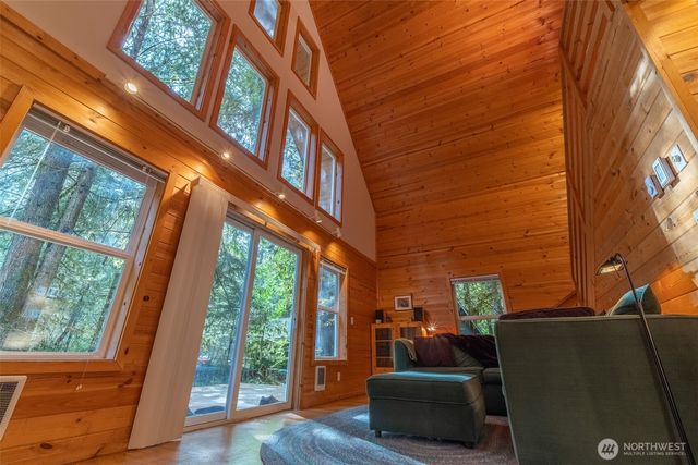 13008 Welcome Road, Deming, WA 98244