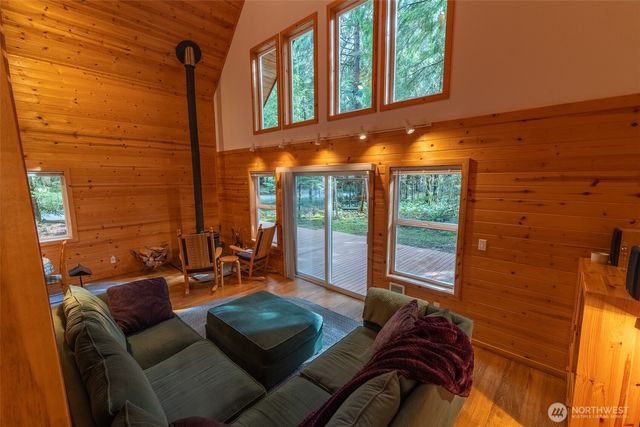 13008 Welcome Road, Deming, WA 98244