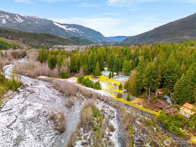 13008 Welcome Road, Deming, WA 98244