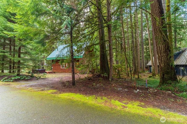 13008 Welcome Road, Deming, WA 98244