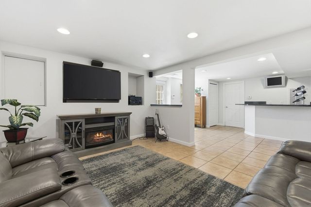 12 Bisbee Road, Saugus, MA 01906