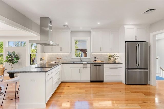 48 Mt Vernon St 2, Arlington, MA 02476