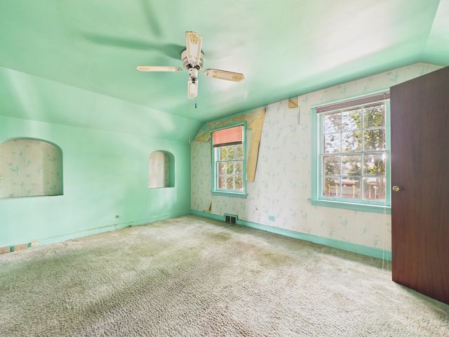 8156 S Paxton Avenue, Chicago, IL 60617