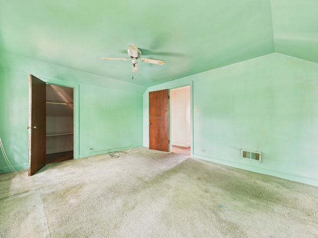 8156 S Paxton Avenue, Chicago, IL 60617