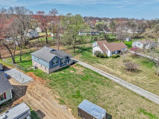 212 Robert Ave, White House, TN 37188