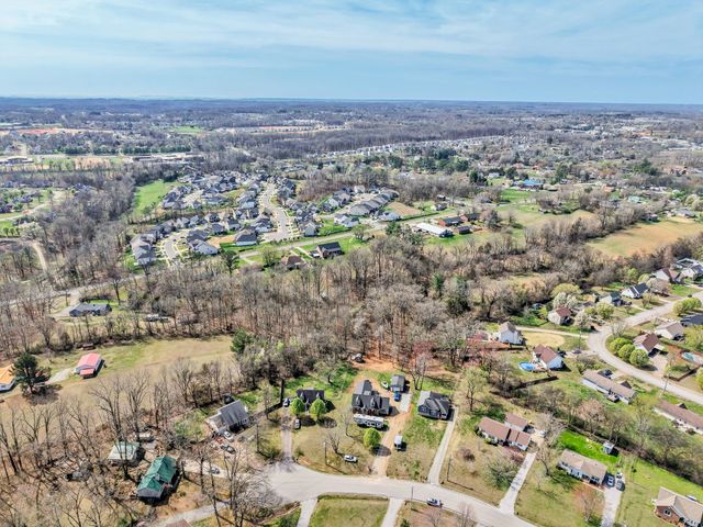 212 Robert Ave, White House, TN 37188