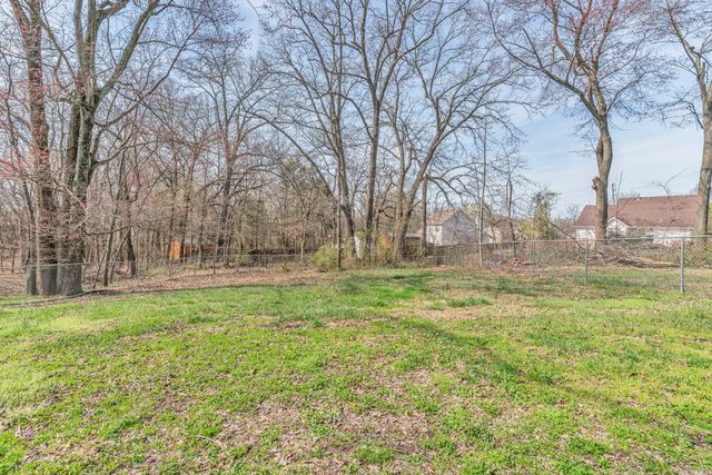 212 Robert Ave, White House, TN 37188