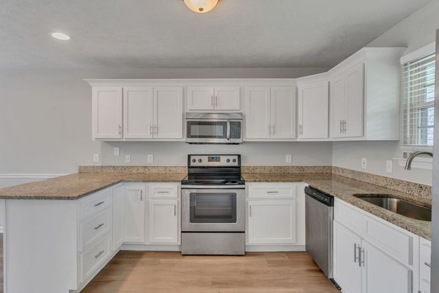 212 Robert Ave, White House, TN 37188