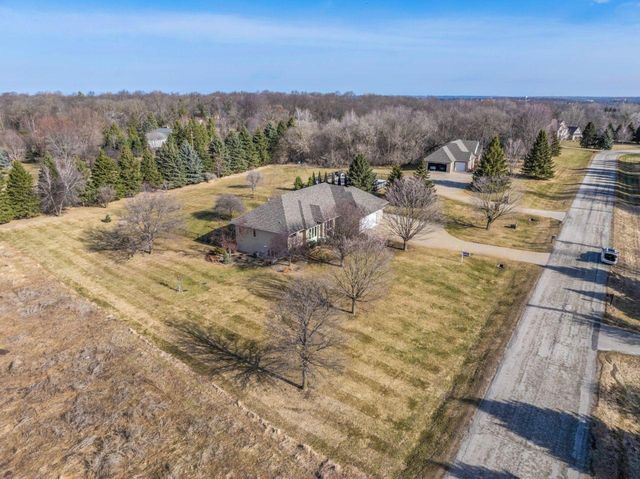 2631 Hawk Hill Lane SW, Rochester, MN 55902