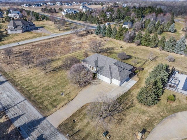 2631 Hawk Hill Lane SW, Rochester, MN 55902