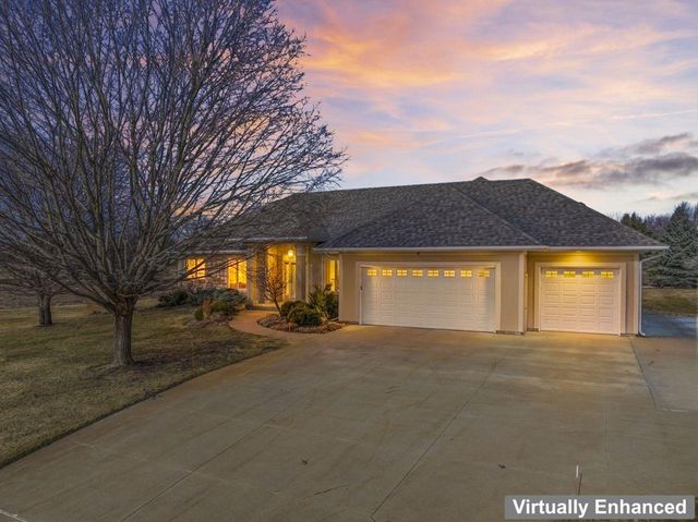 2631 Hawk Hill Lane SW, Rochester, MN 55902