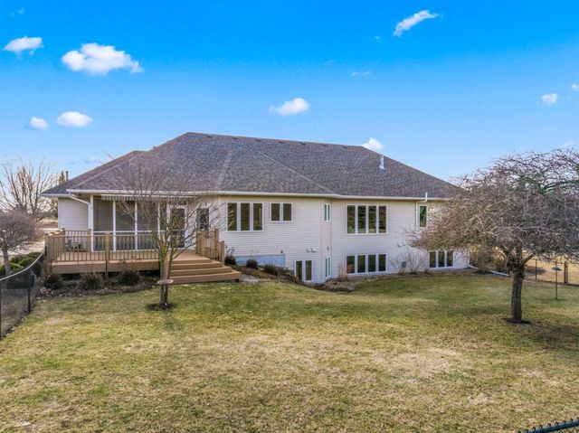 2631 Hawk Hill Lane SW, Rochester, MN 55902