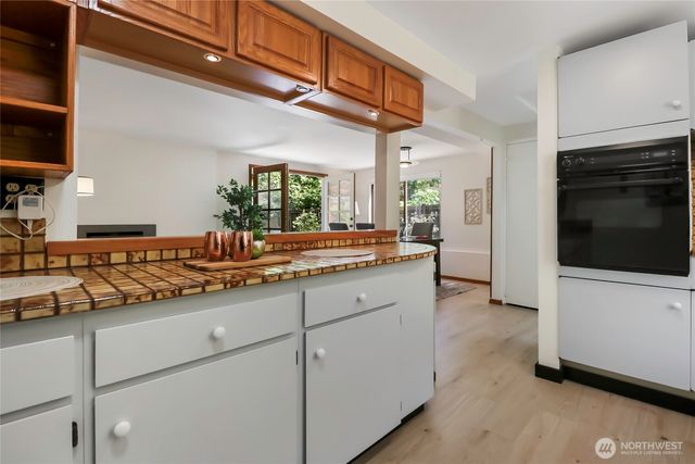1542 NE 96th Street, Seattle, WA 98115