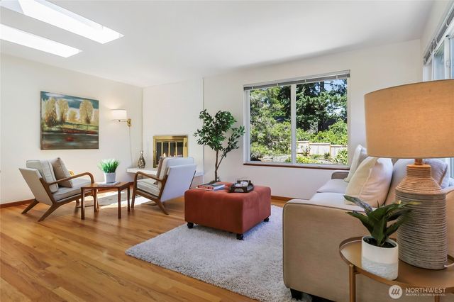 1542 NE 96th Street, Seattle, WA 98115