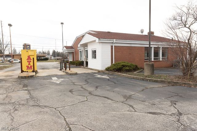 2911 Youngstown Road SE, Warren, OH 44484