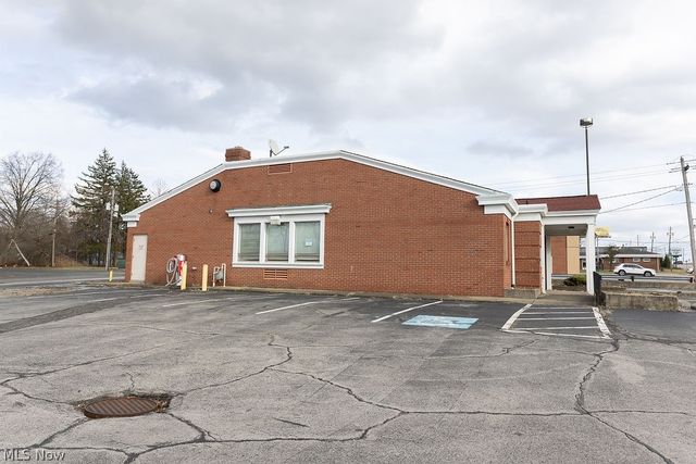 2911 Youngstown Road SE, Warren, OH 44484