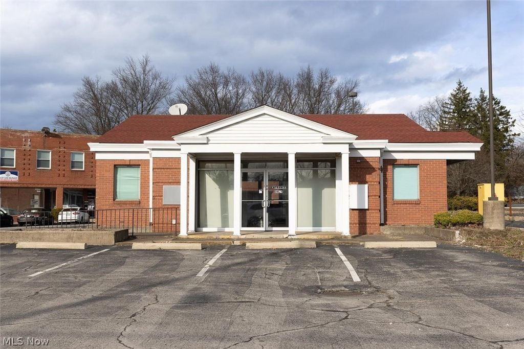 2911 Youngstown Road SE, Warren, OH 44484