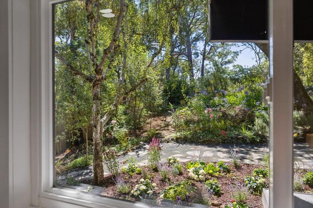 163 Crescent Avenue, Portola Valley, CA 94028