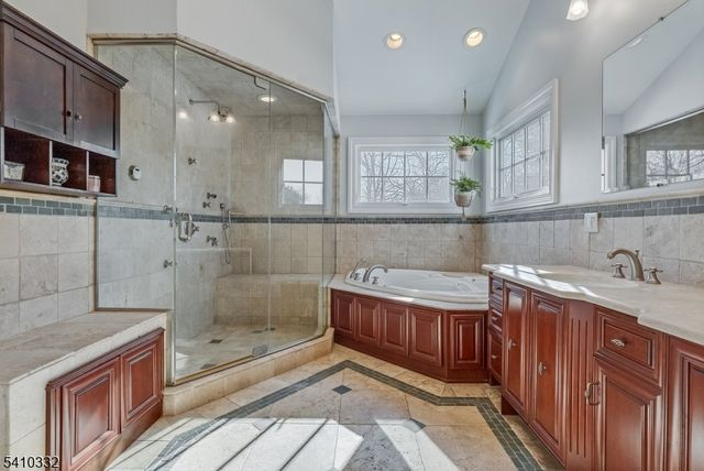 30 High Point Dr, Springfield Twp., NJ 07081