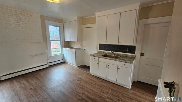 110 Babcock Street 3rd flr, Hartford, CT 06106