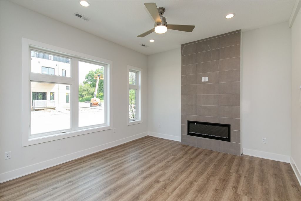 221 Maple Street, Des Moines, IA 50309