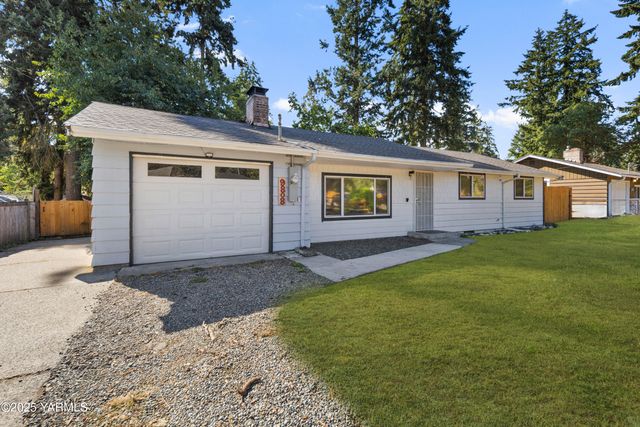 9808 SW Lawndale Ave, Lakewood, WA 98498