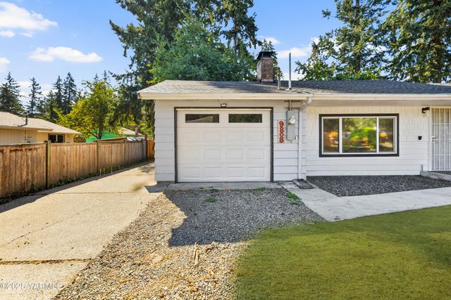 9808 SW Lawndale Ave, Lakewood, WA 98498