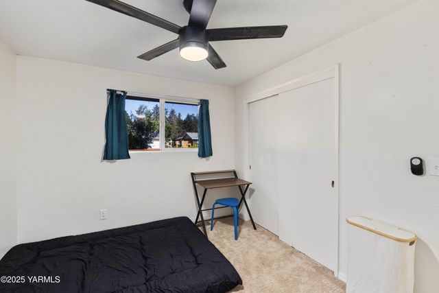 9808 SW Lawndale Ave, Lakewood, WA 98498