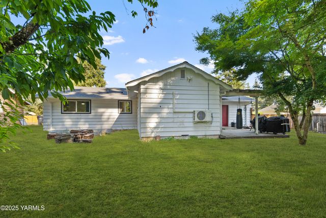9808 SW Lawndale Ave, Lakewood, WA 98498