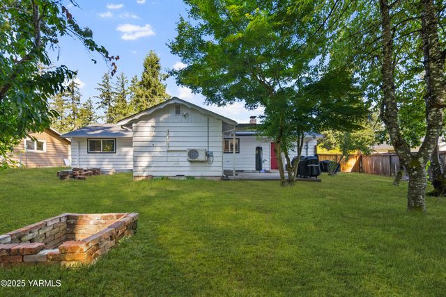 9808 SW Lawndale Ave, Lakewood, WA 98498