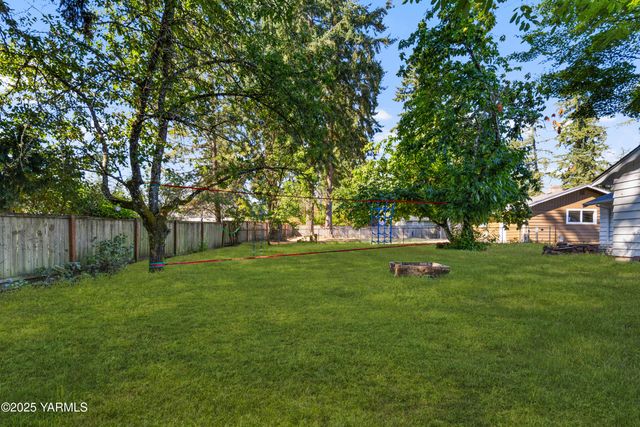 9808 SW Lawndale Ave, Lakewood, WA 98498
