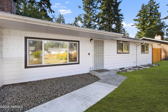 9808 SW Lawndale Ave, Lakewood, WA 98498