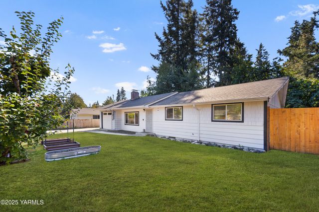 9808 SW Lawndale Ave, Lakewood, WA 98498