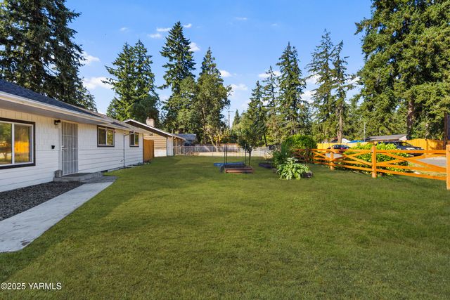 9808 SW Lawndale Ave, Lakewood, WA 98498