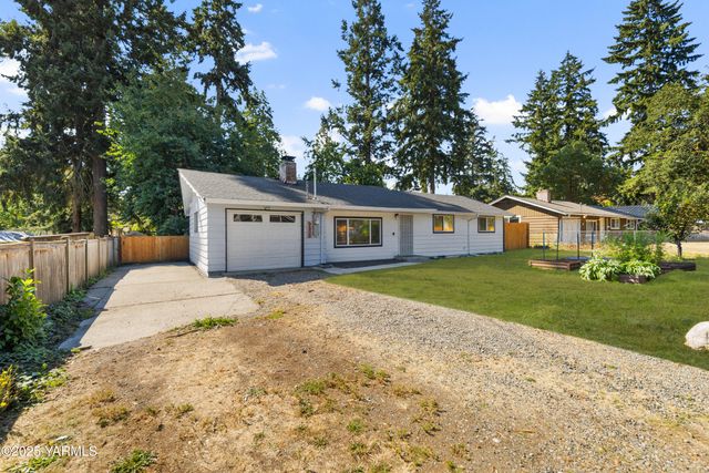 9808 SW Lawndale Ave, Lakewood, WA 98498