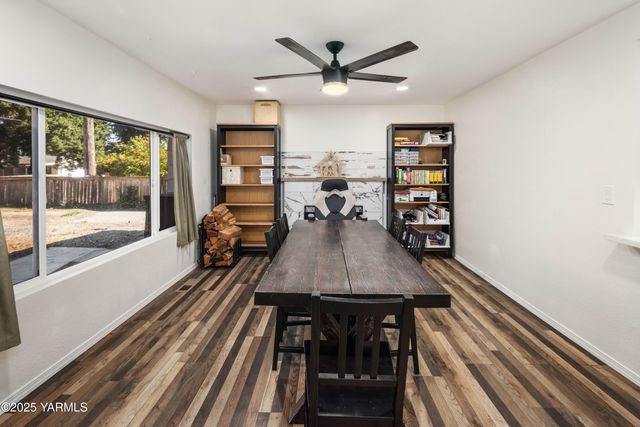9808 SW Lawndale Ave, Lakewood, WA 98498