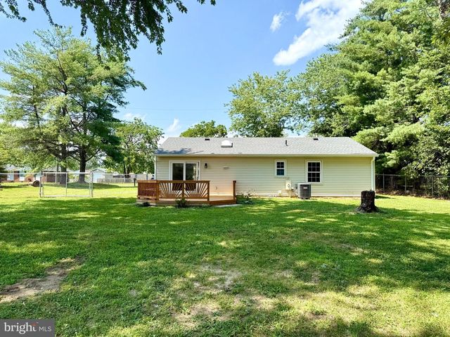 105 WALNUT DR, Fredericksburg, VA 22405