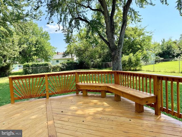 105 WALNUT DR, Fredericksburg, VA 22405