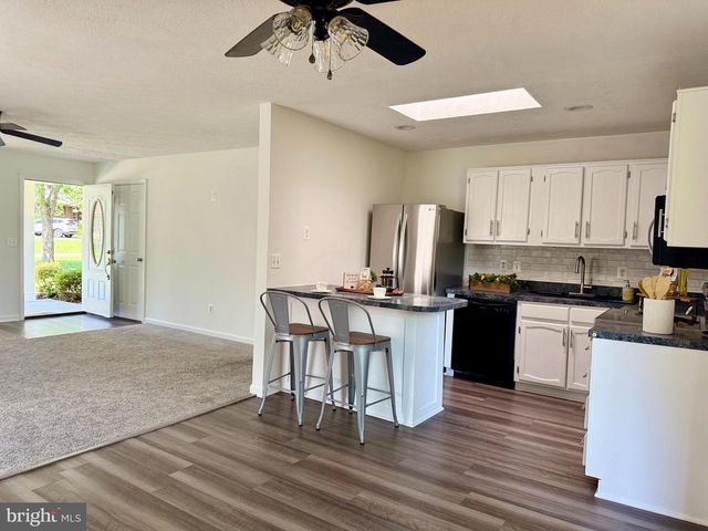 105 WALNUT DR, Fredericksburg, VA 22405
