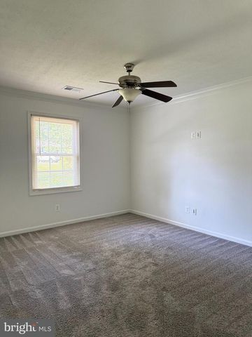 105 WALNUT DR, Fredericksburg, VA 22405