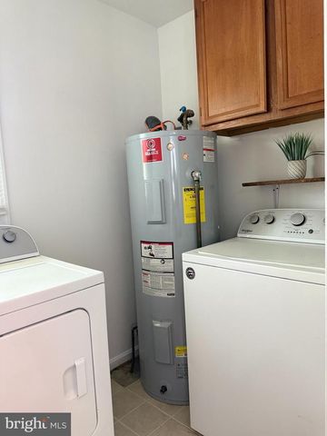 105 WALNUT DR, Fredericksburg, VA 22405