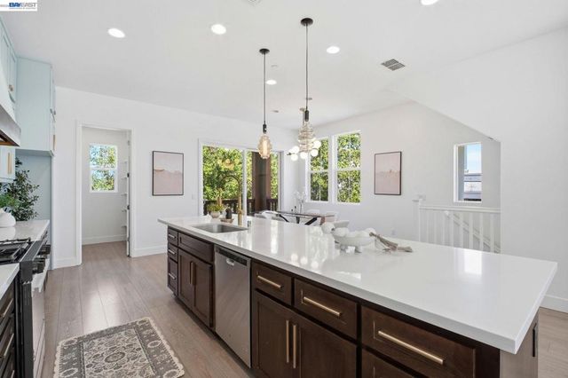 37784 Taro Ter, Newark, CA 94560