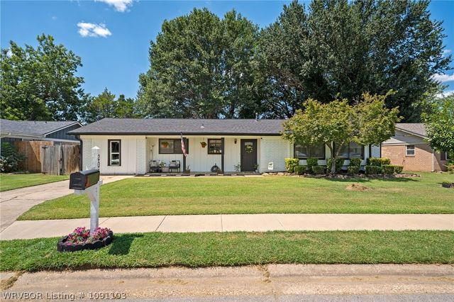 203 Amherst Circle, Fort Smith, AR 72908