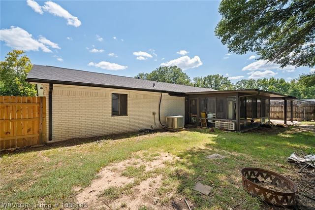 203 Amherst Circle, Fort Smith, AR 72908