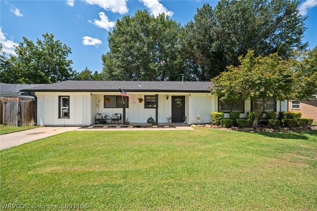 203 Amherst Circle, Fort Smith, AR 72908